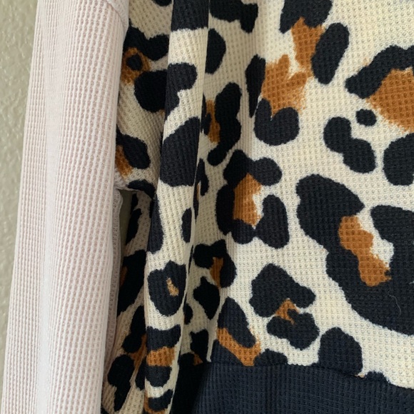 Women’s Waffle Knit Top NWOT - Picture 4 of 9